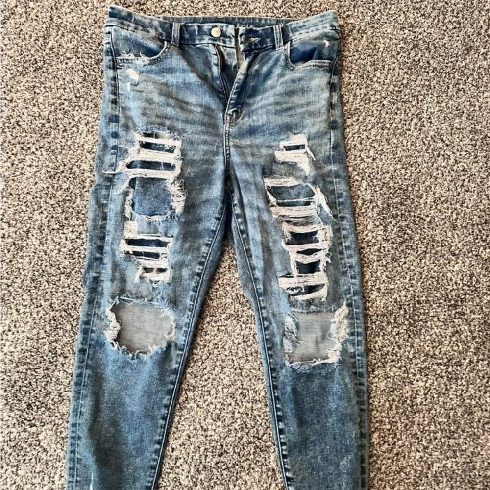 American eagle distressed size 10 short curvy crop jegging